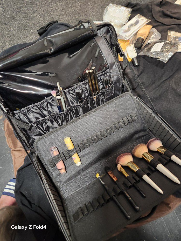 Professional Styler Makeup Travel Bag With Makeup And Brushes