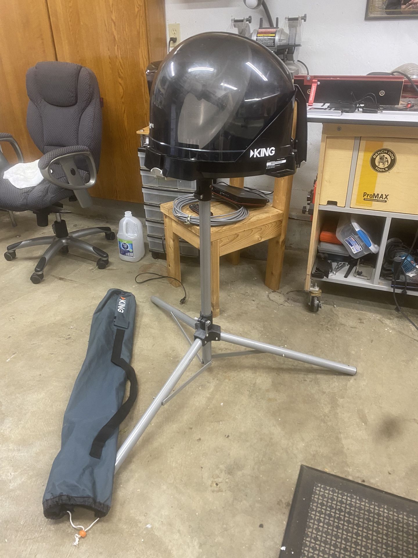 Dish Tailgater Portable Satellite Dish