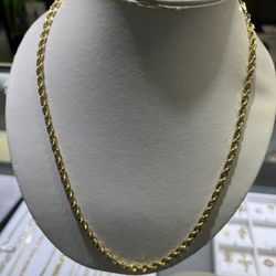 10kt Yellow Gold 22” 4mm Rope Chain 23.6 Grams
