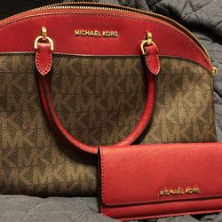 Michael Kors Handbag With Strap Inside 