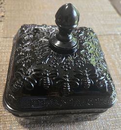 TIARA VINTAGE BLACK HONEY BEE DISH WITH LID