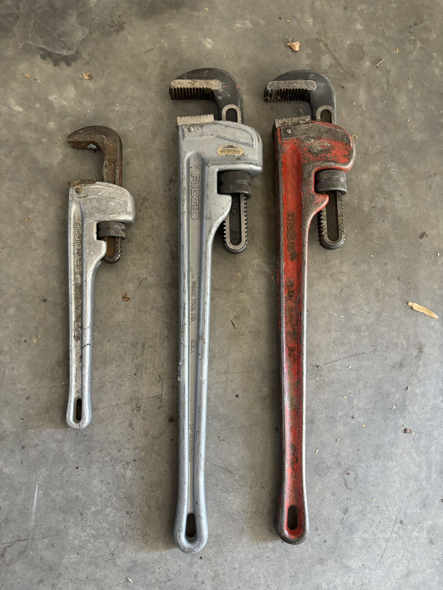 3 Rigid Pipe Wrenches 1 Aluminum 24” 1 - Steel 24” 1 Aluminum 14”