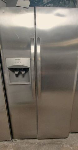 New Frigidaire 26 Cu Ft Side by Side Fridge