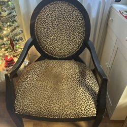 very nice chair for decor