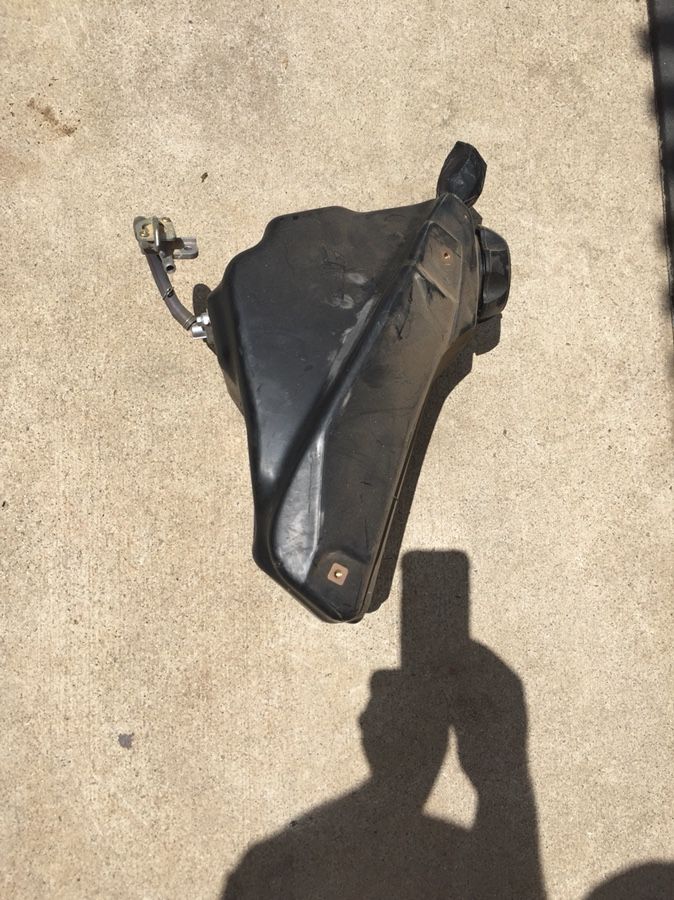 Honda CRF fuel tank with petcock 02-04