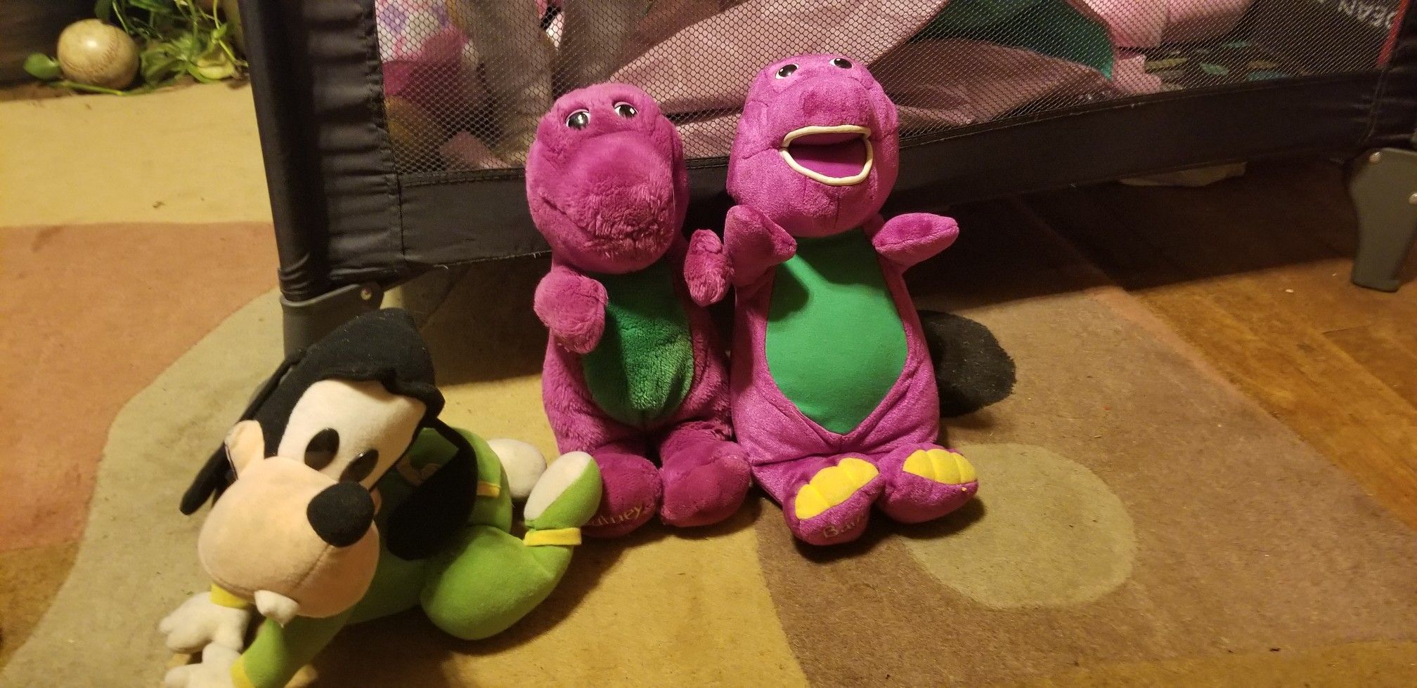 Crawling baby Goofy, Barney and Talking Barney