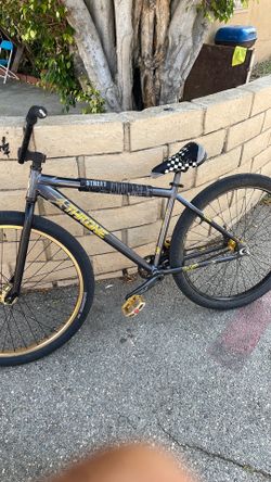 Black and gold throne 29 inch trade for streetco or 500