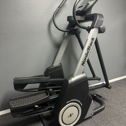 Nordic track elliptical  Freestride FS10i