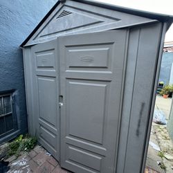 Rubbermaid shed Storage
