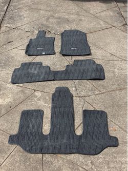 Subaru floor mats for Ascent