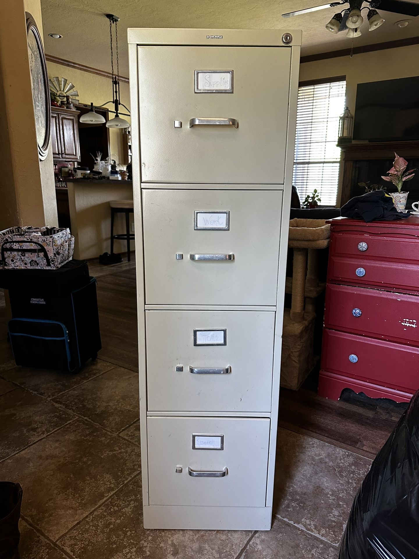 Hon 4 Drawer metal Filing Cabinet 