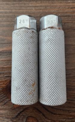 BMX bike axle pegs - 26T