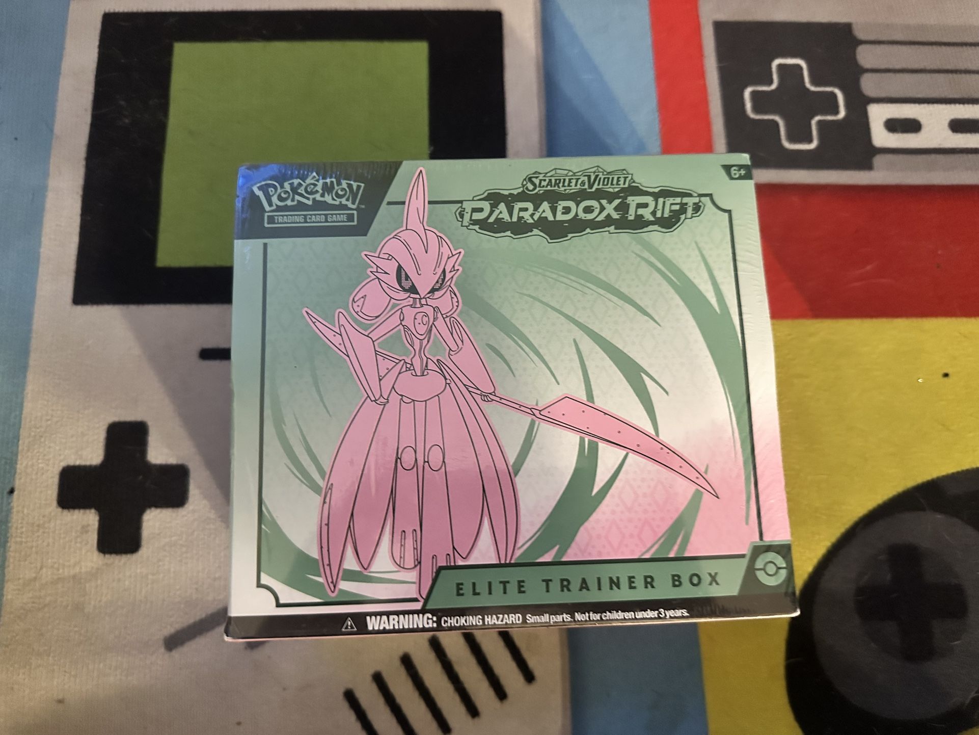 Paradox Rift Elite Trainer Box [Iron Valiant] - SV04: Paradox Rift (PAR)