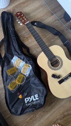 Pyle left handed 3/4 size acoustic guitar (model PGACLS82LFT.5)