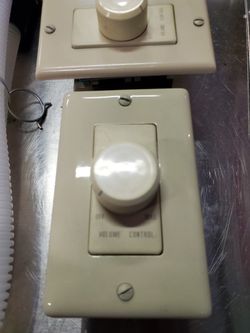 Volume Control Attenuator 1 Gang Almond Qty5