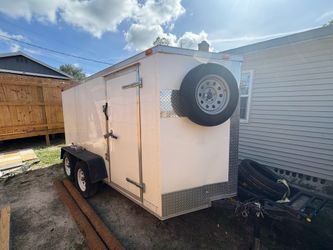 Enclosed trailer