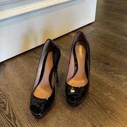 Women Authentic Gucci Shoes 