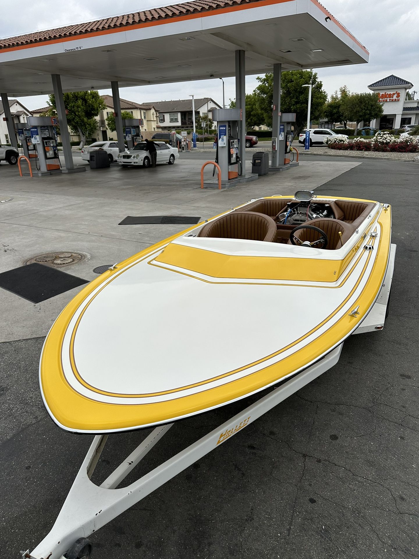 1980 Hallett Mini day cruiser jet boat