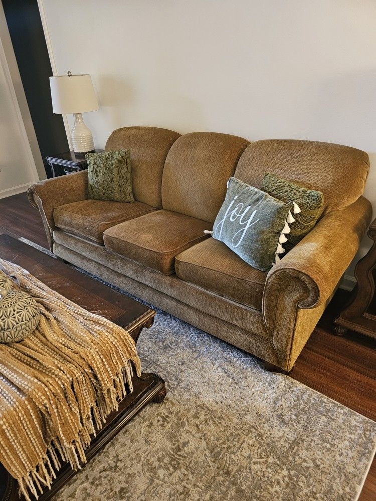 Dark Mustard LA-Z-BOY Sleeper Sofa/Loveseat