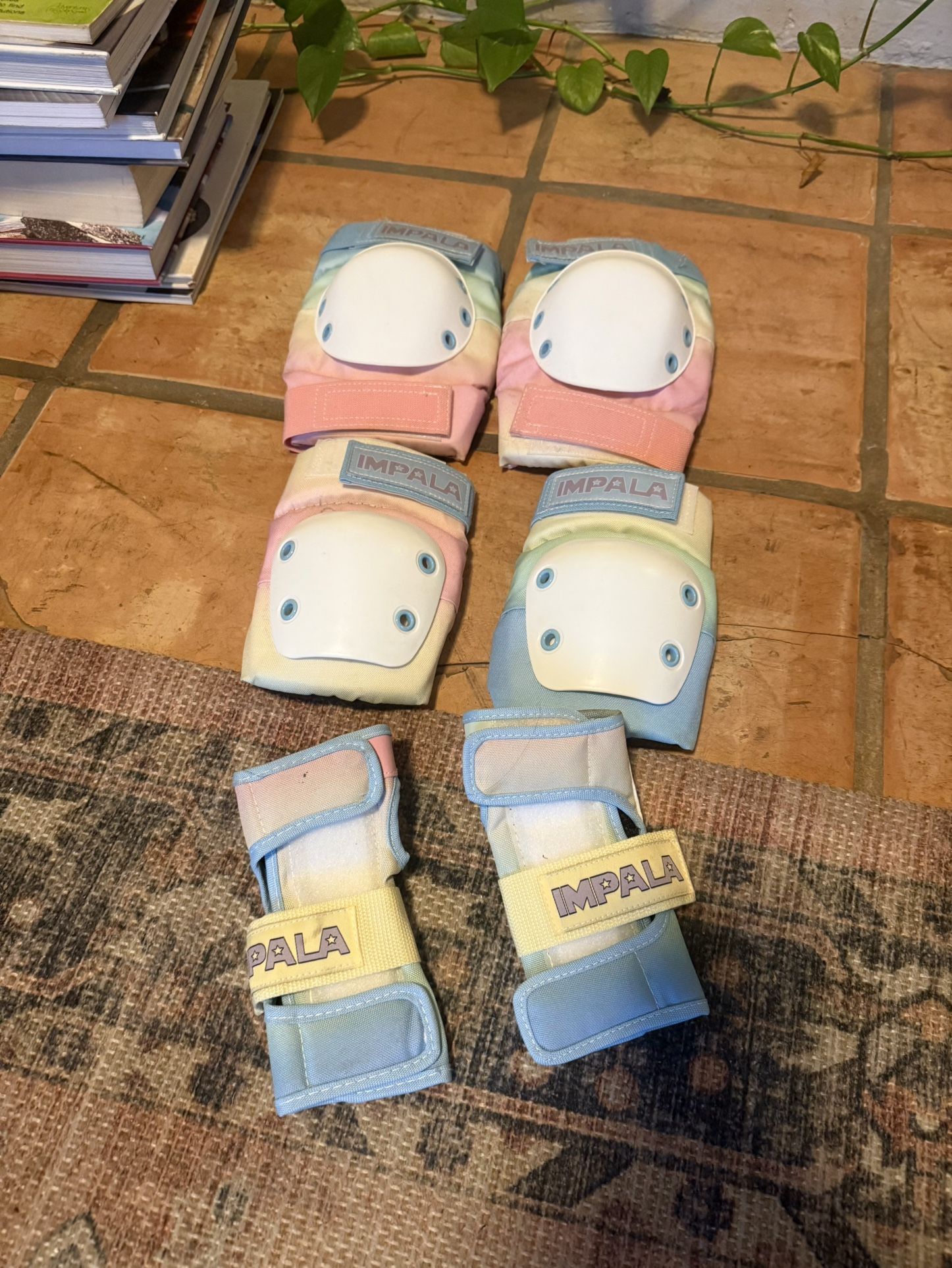 Impala Size Small Elbow, Knee, Wrist Pads For Rollerskating