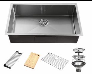 New in box-32" Silver Undermount Workstation Kitchen Sink