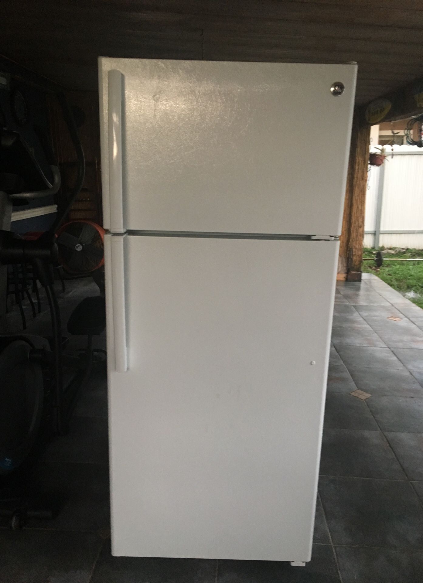 General Electric refrigerator 17.5 cu ft