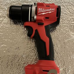 Milwaukee M18 Brushless Drill/ Driver Power Tool