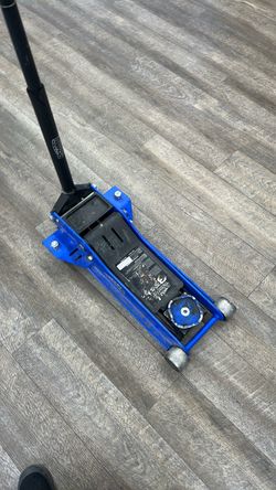 Blue Hydraulic Floor Jack