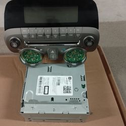 Fits 2010-2015 Chevy Camaro Radio Control Panel Audio Equipment AM-FM-XM-MP3 OEM 812117