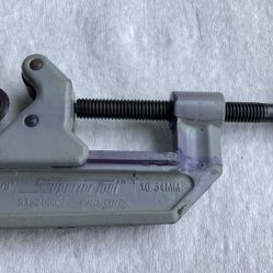 SUPERIOR TOOL 5/8” - 2 1/8” ST-2000 PRO LINE VISE16 54 MM
