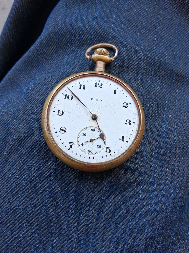 Antique  1920 Elgin Open Faced Pocket Watch.