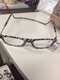 Magnetic reading glasses