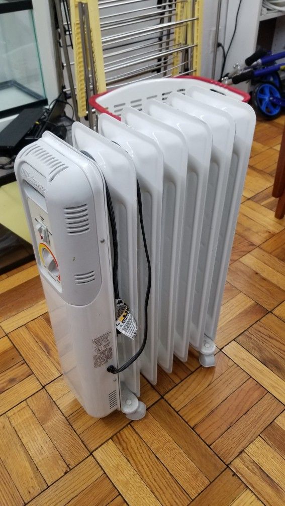 Lakewood 7096 Portable Electric Heater/ Radiator
