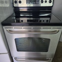 Stove Eléctrica FRIDAIRE Disponible Funcionando Bien Todo Con Su Garantía Disponible 