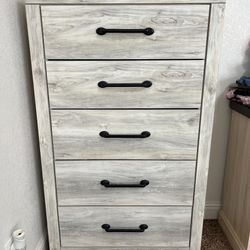 Queen Bed And Dresser