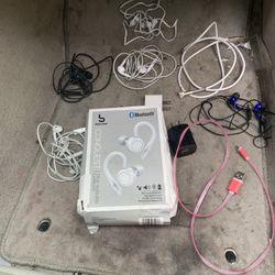 Bluetootha Wireless Headphones iPhone Headphones Android Headphones Aux Cord Android Charger Wall Piece Everything For 20.00