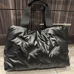 2023 Medium Women Fashion Black Autumn Fall Winter Tote HandBag ($300 Retail)