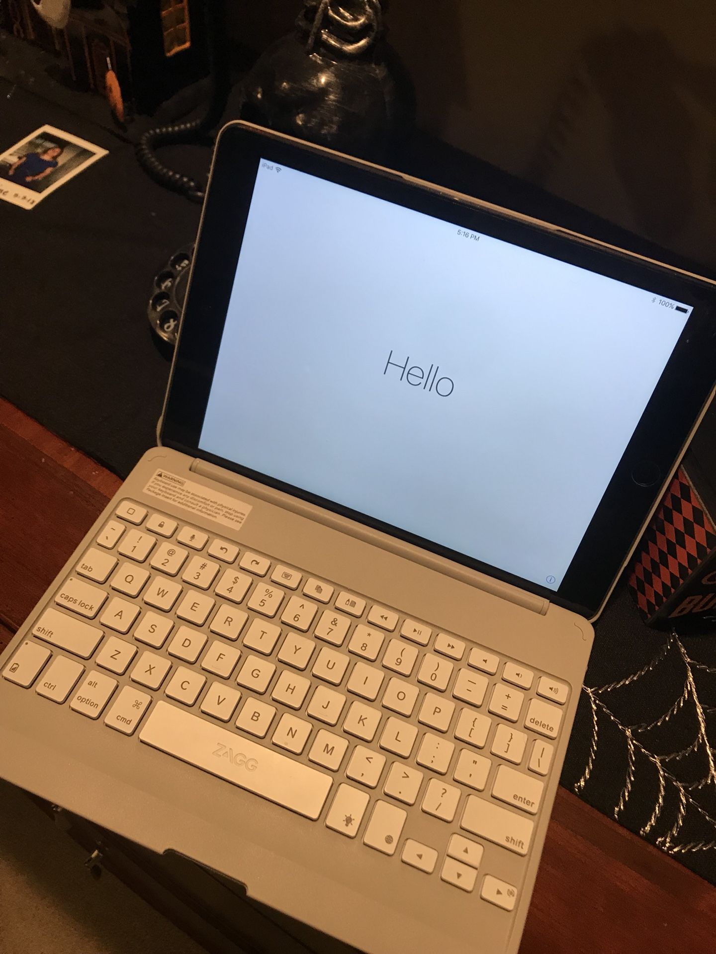 Apple IPad Air (32gb, WiFi) WITH KEYBOARD