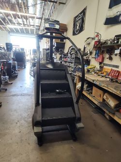 Stairmaster SM5 Stepmill With D1 Console