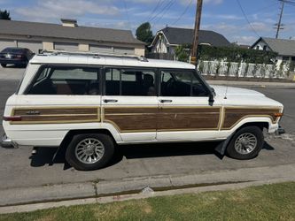 Grand wagoneer