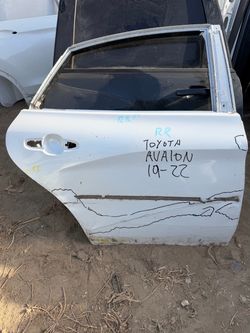 Rear door Toyota Avalon 2020