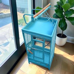 Prevue Hendryx Wrought Iron Parrot Cage with Playtop