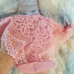 JESSICA SIMPSON 5 Pack Women Large Lace Back Cheeky Panties Pastel Colors  NWT for Sale in Laredo, TX - OfferUp