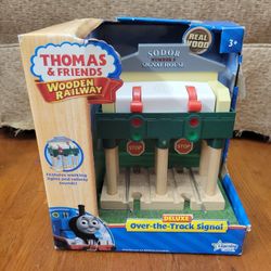 Thomas & Friends Wooden Railway, Deluxe Over-The-Track Signal - Battery Operated