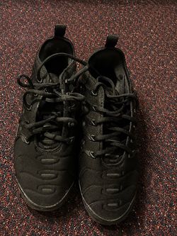 Nike Air Max Plus Triple Black Sneakers