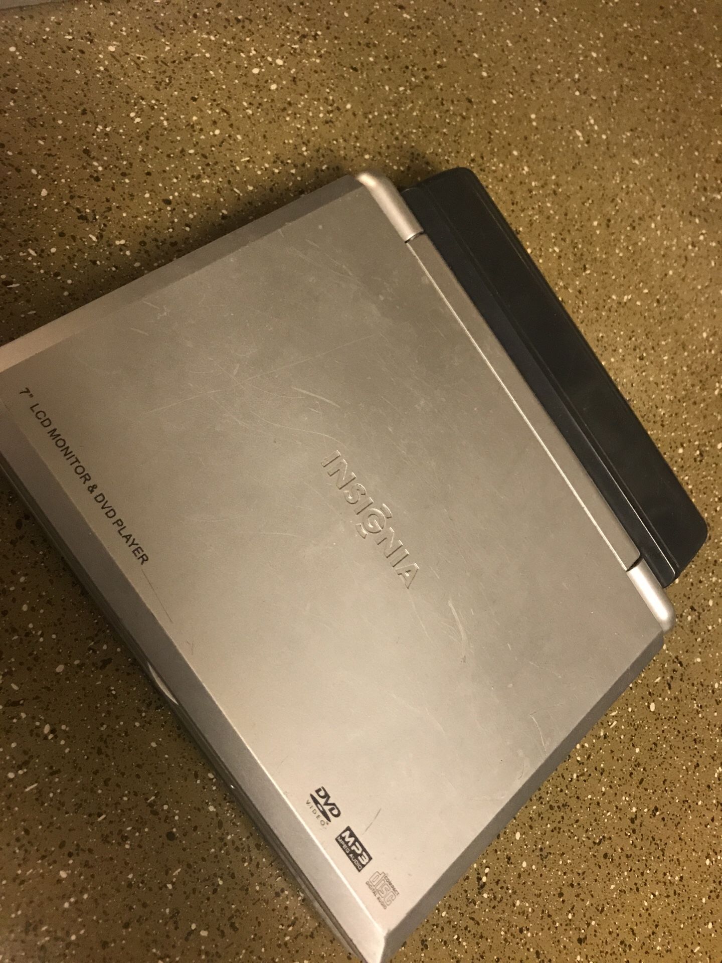 Portable DVD Player (INSIGNIA)