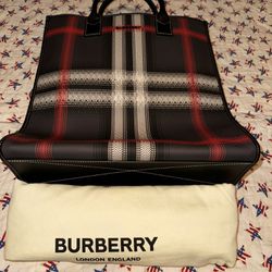 The Big  Burberry Tote 💼