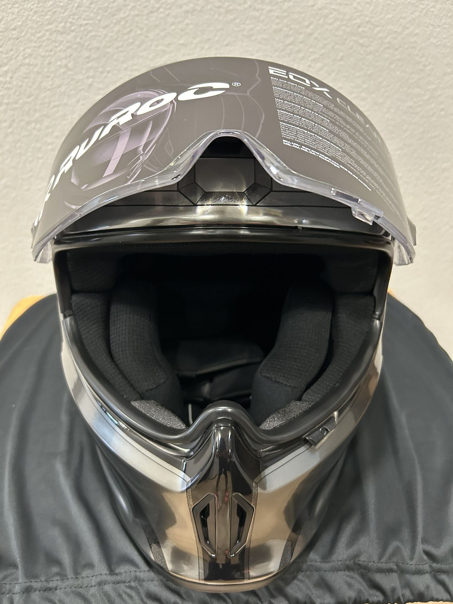 HELMET MANDALORIAN BRAND NEW WITH SPEAKER AND MICROPHONE 