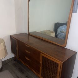LANE Vintage Dresser With Mirror