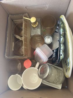 📦 BOX OF MISC. GLASSWARE & KITCHEN ITEMS – $10 TAKES ALL!